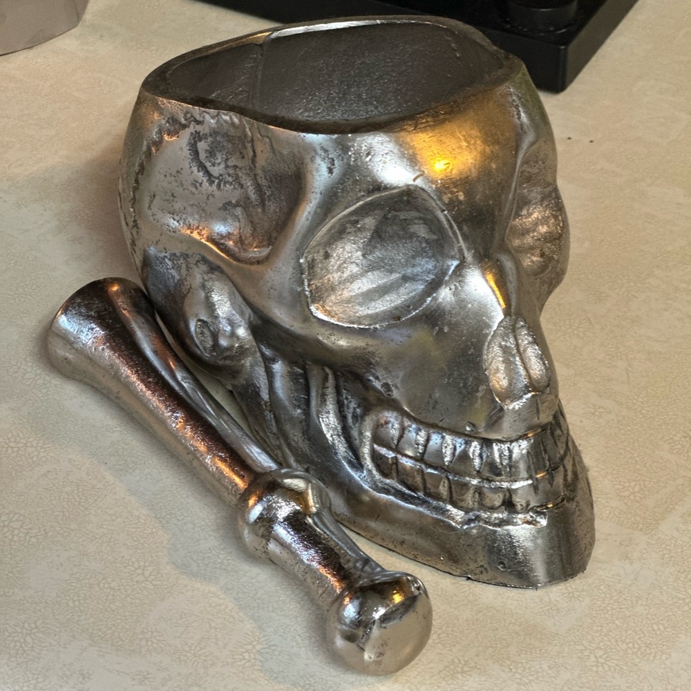 Metal Skull Mortar and Pestle